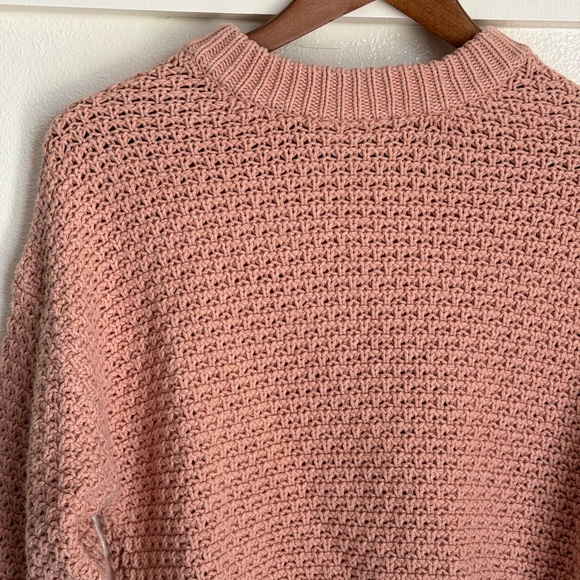 Universal thread women’s small pink waffle knit crewneck pull over sweater - Picture 3 of 10